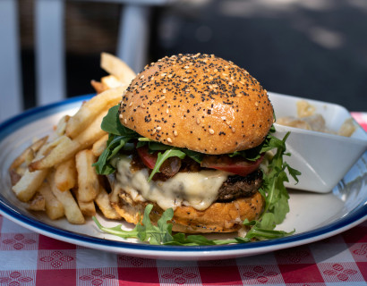 Howdy Burger LOVERS!