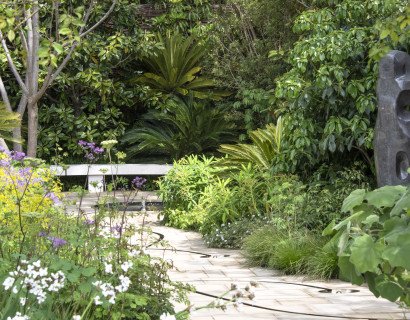 Garden Kneelers With Built-In Sunshades Exist – Why Didn't Anyone Tell Me Sooner?