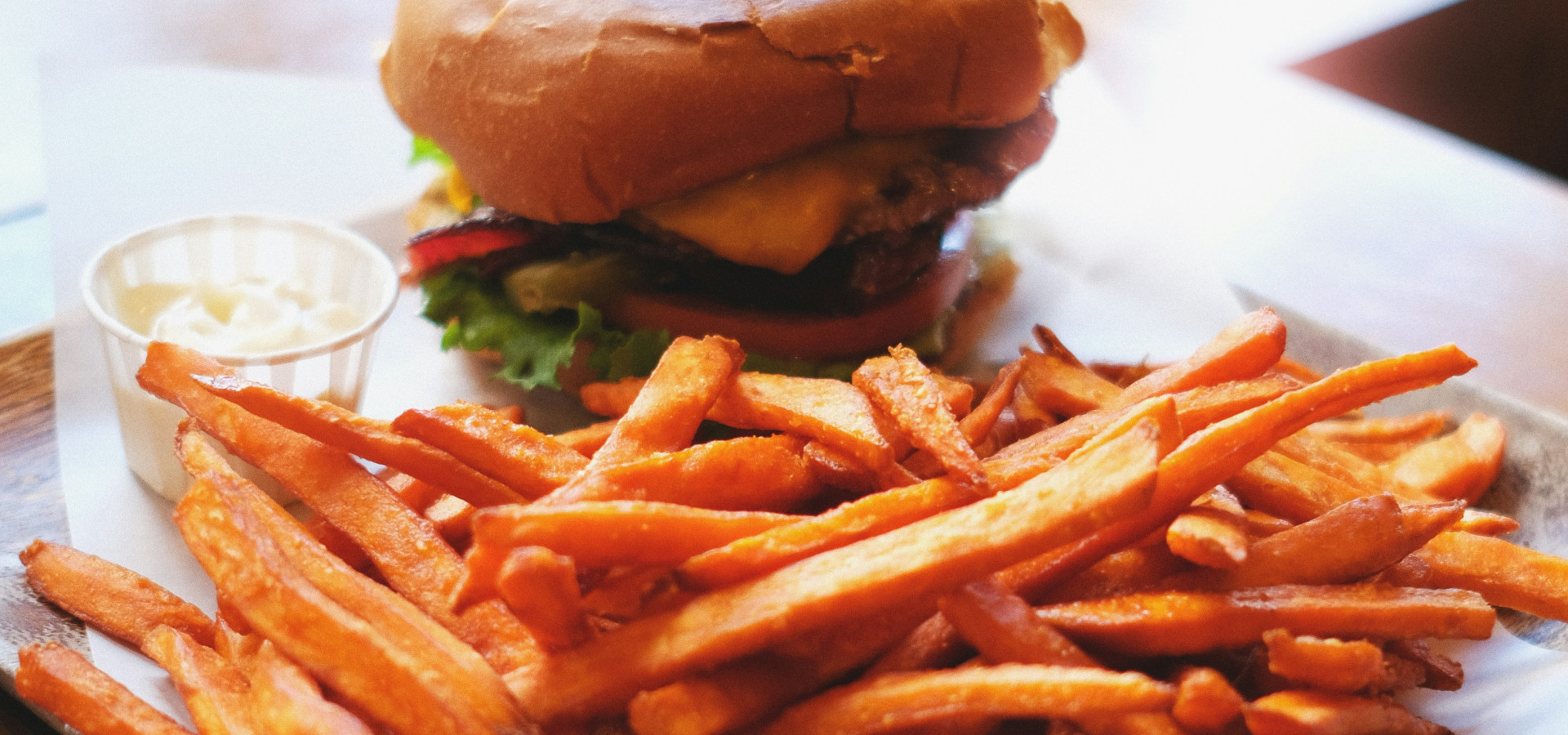 Howdy Burger LOVERS!