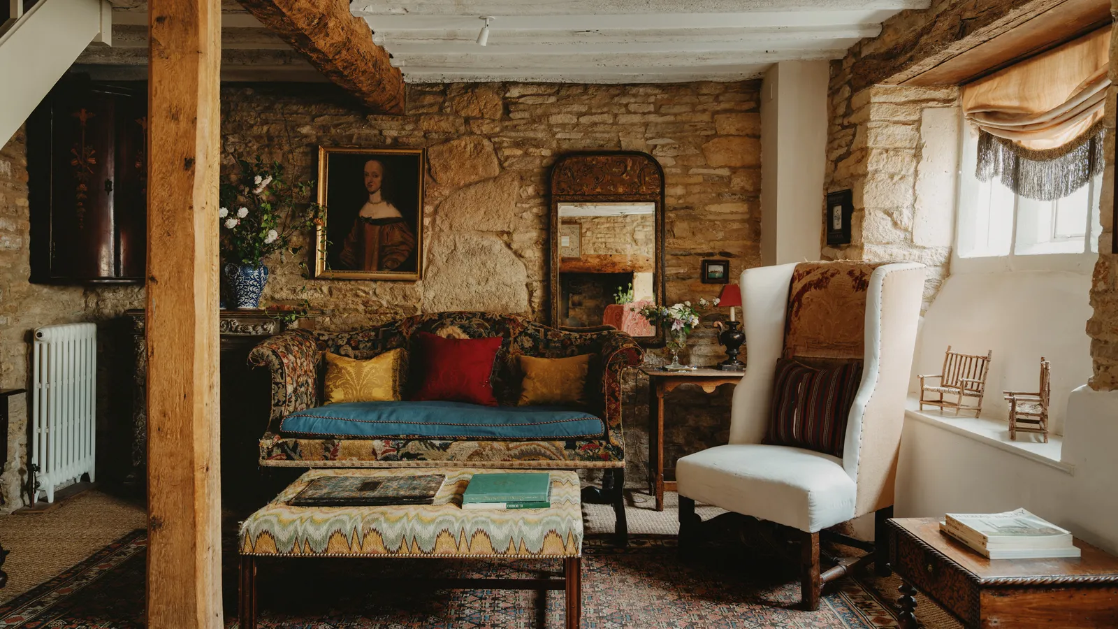 Charming 17th-Century Cotswold Cottage Showcasing Elegant Designer Textiles